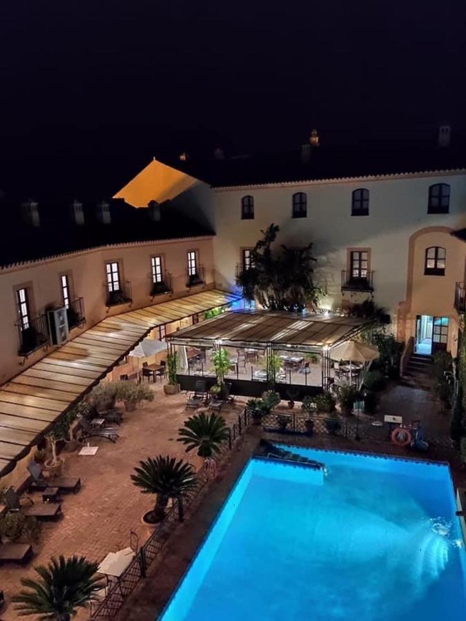 Hotel Alcazar De La Reina Carmona  Bagian luar foto