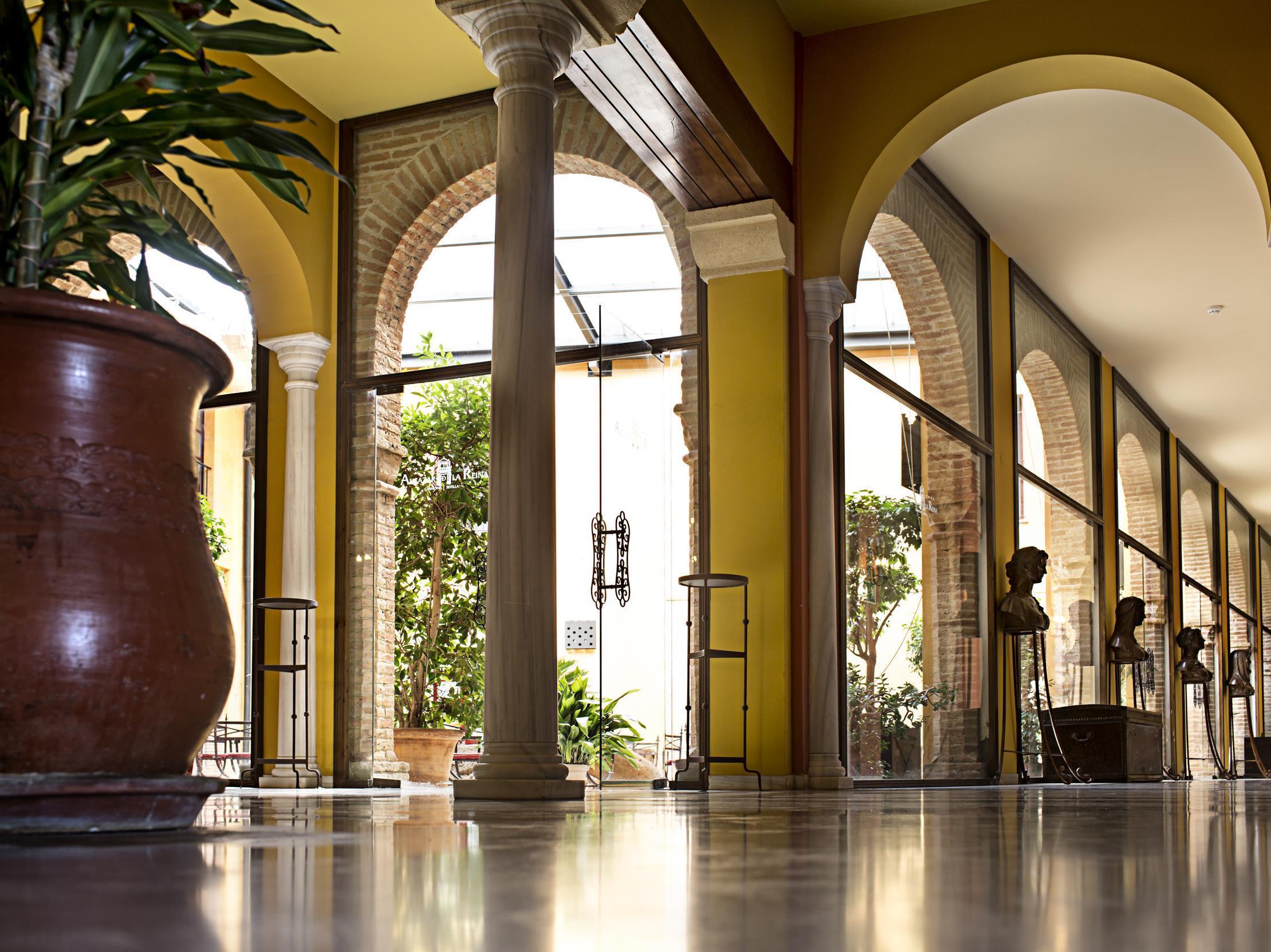 Hotel Alcazar De La Reina Carmona  Bagian luar foto