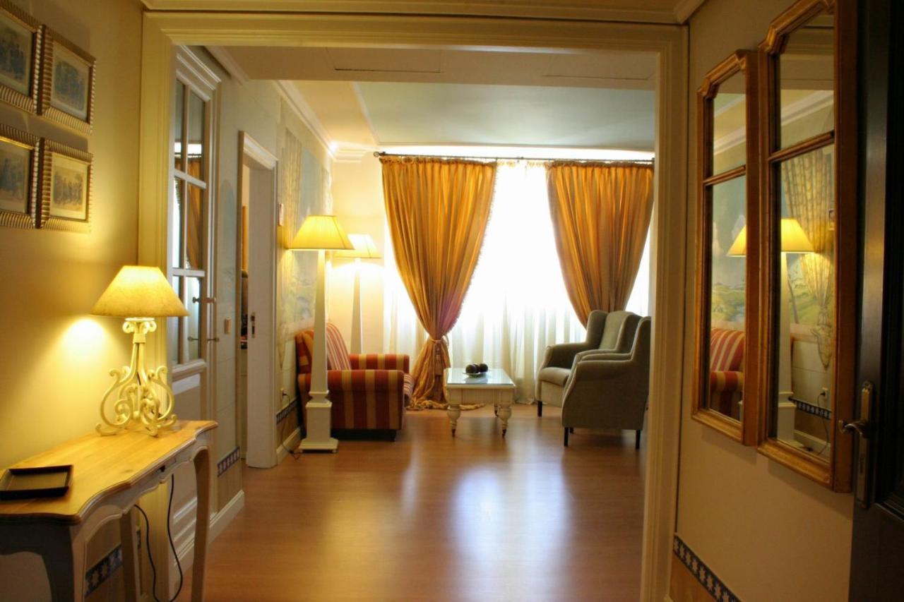 Hotel Alcazar De La Reina Carmona  Bagian luar foto