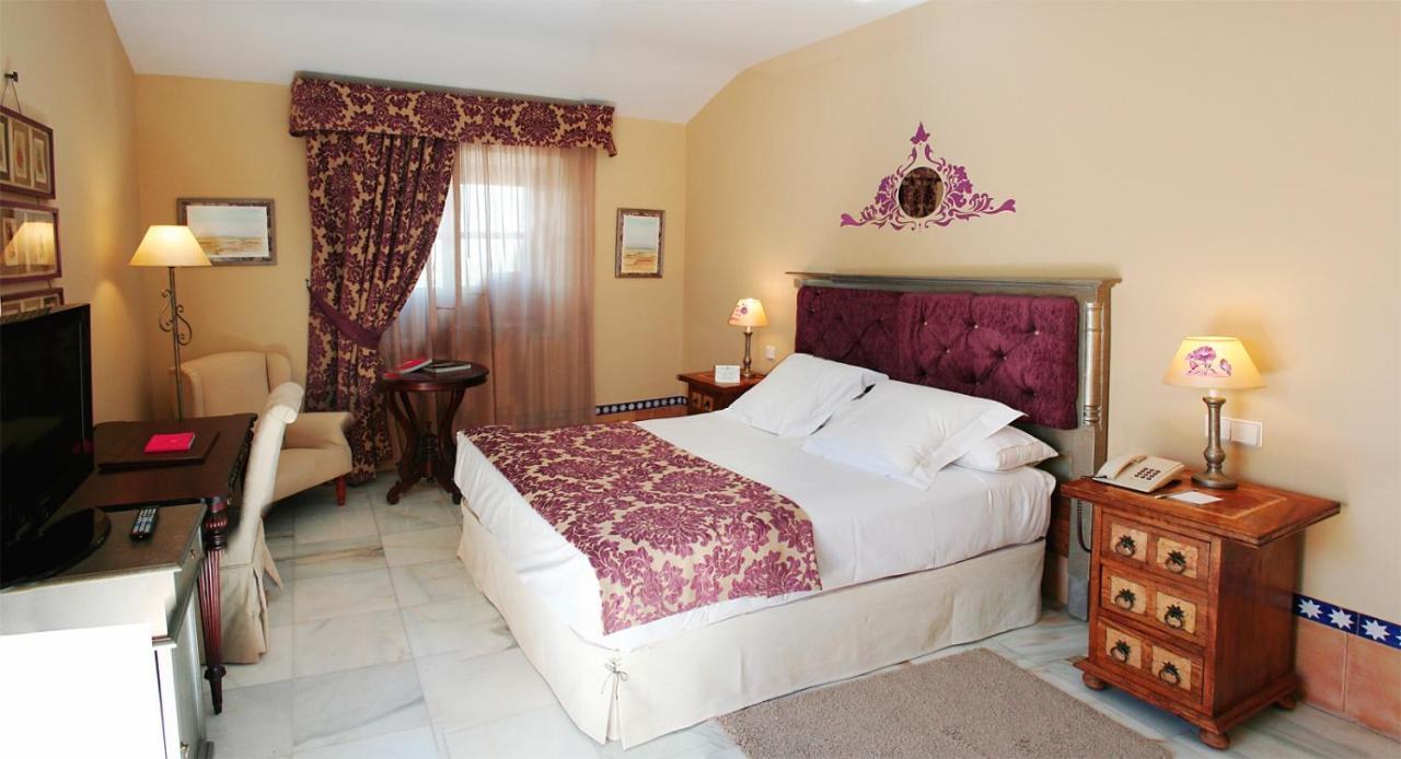 Hotel Alcazar De La Reina Carmona  Bagian luar foto