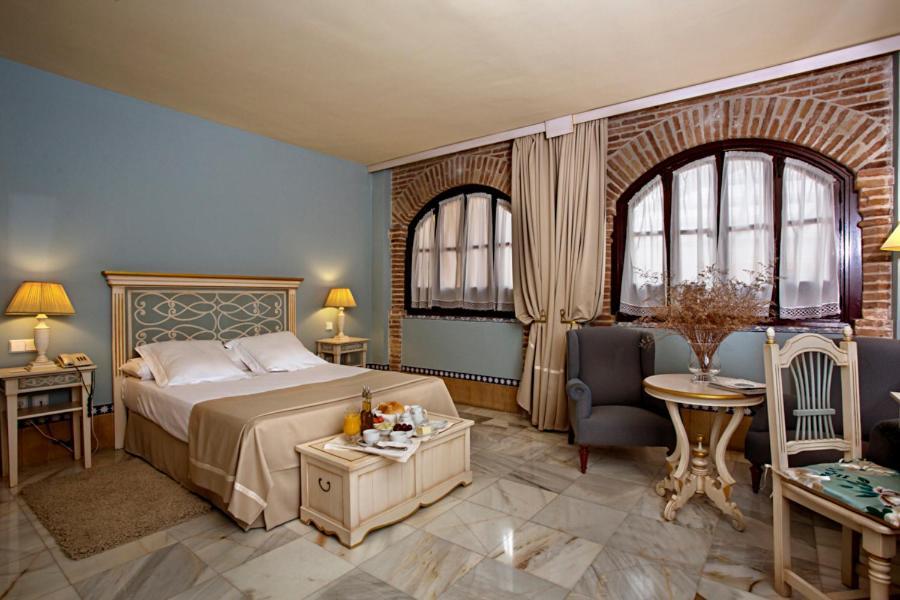 Hotel Alcazar De La Reina Carmona  Bagian luar foto
