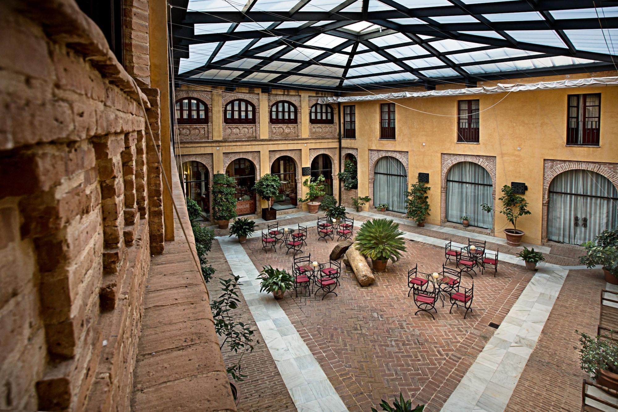 Hotel Alcazar De La Reina Carmona  Bagian luar foto