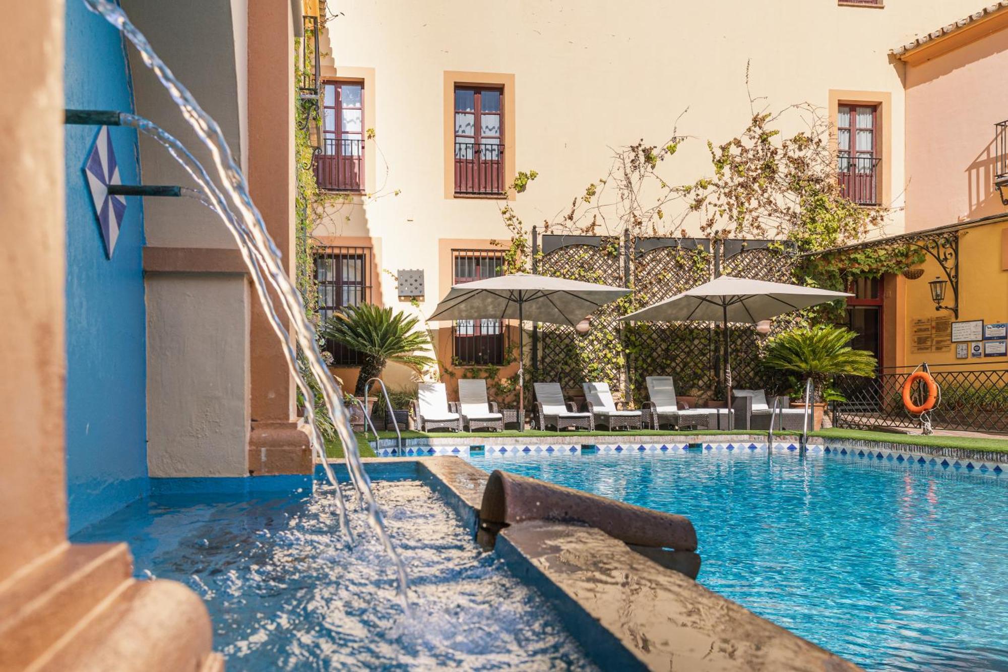 Hotel Alcazar De La Reina Carmona  Bagian luar foto