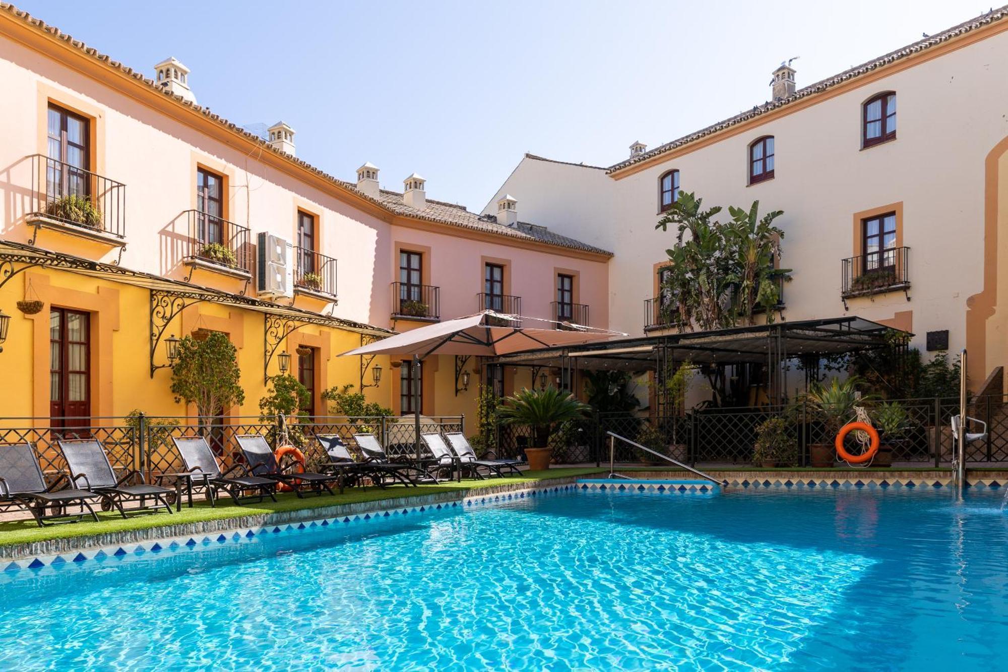 Hotel Alcazar De La Reina Carmona  Bagian luar foto